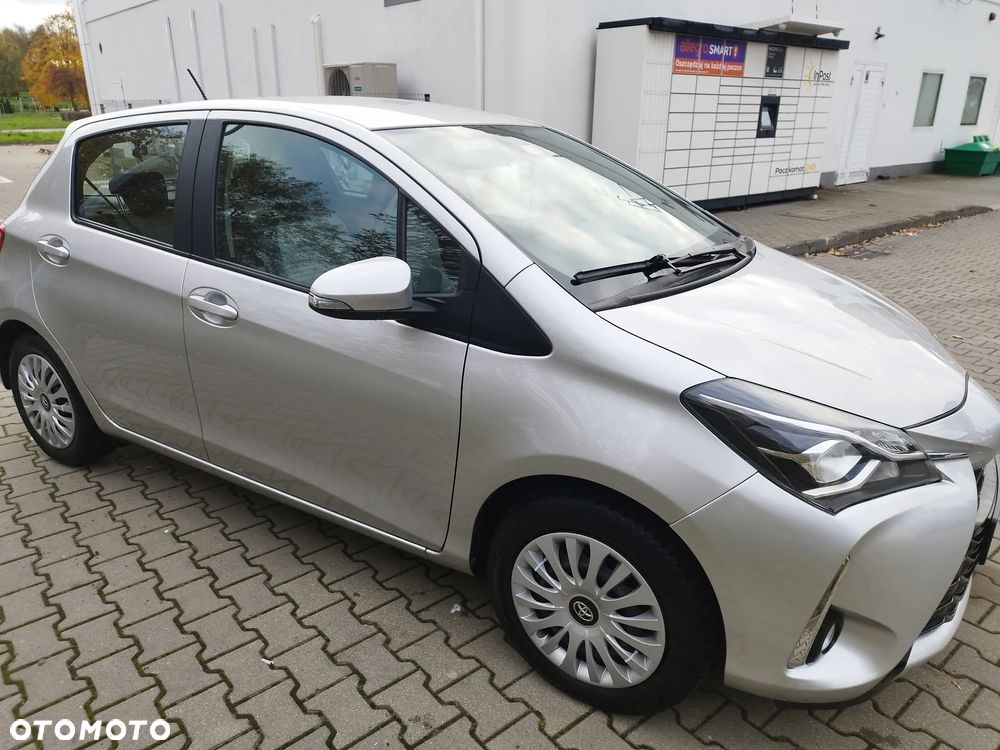 Toyota Yaris 1.5 Premium - 4