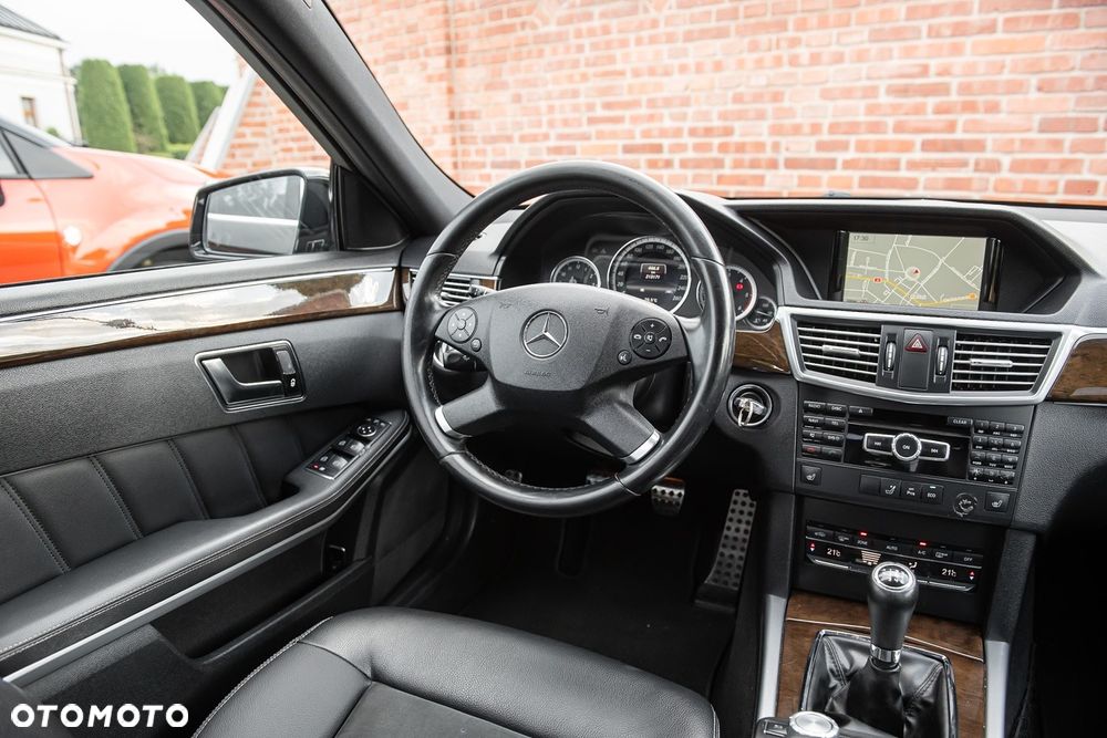 Mercedes-Benz Klasa E 250 CDI Avantgarde - 26