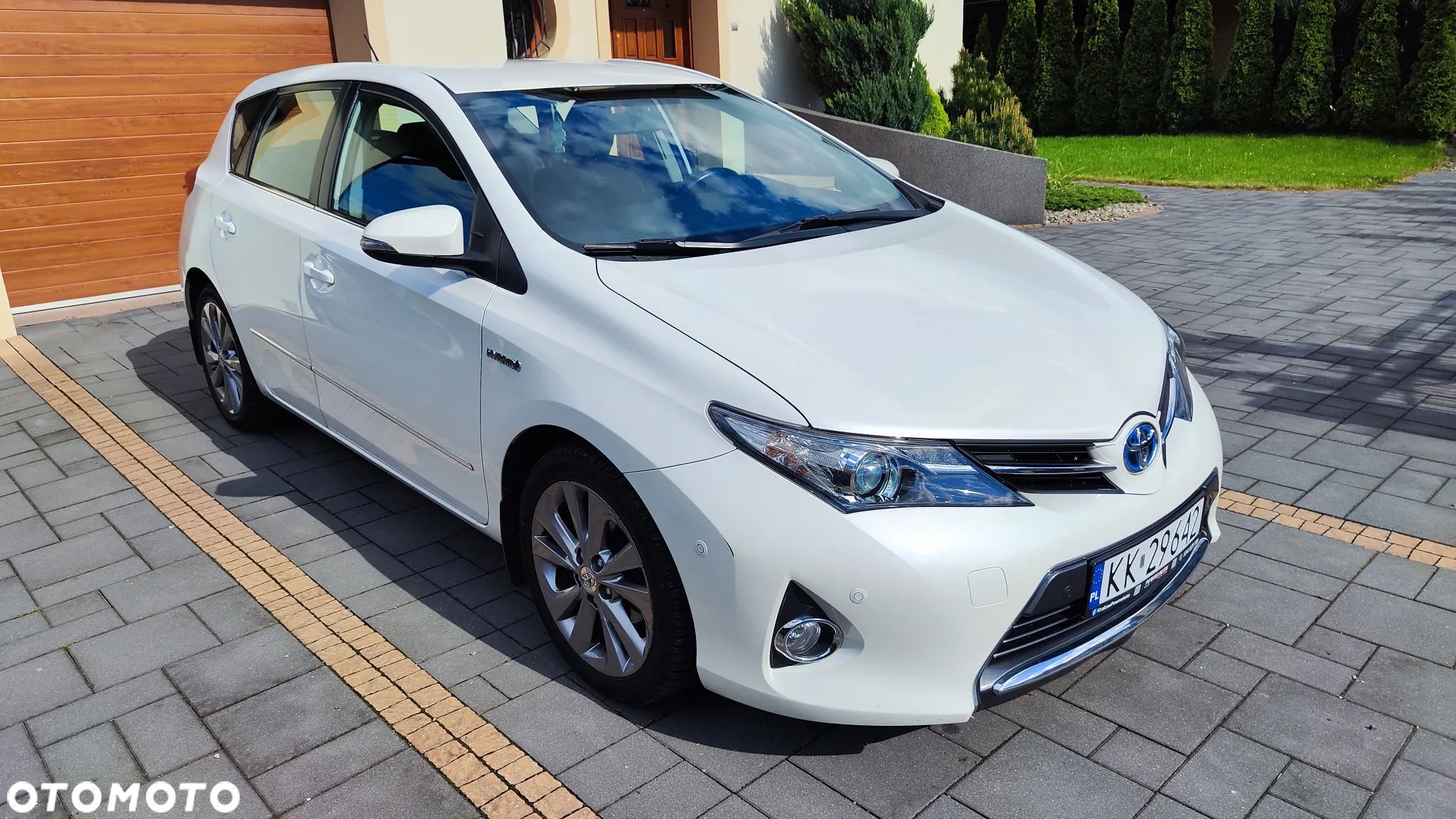 Toyota Auris 1.8 Hybrid Executive - 1