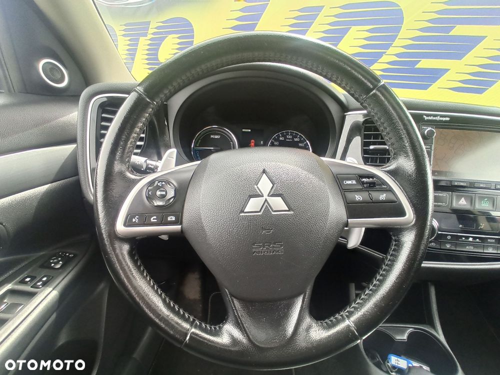 Mitsubishi Outlander - 23