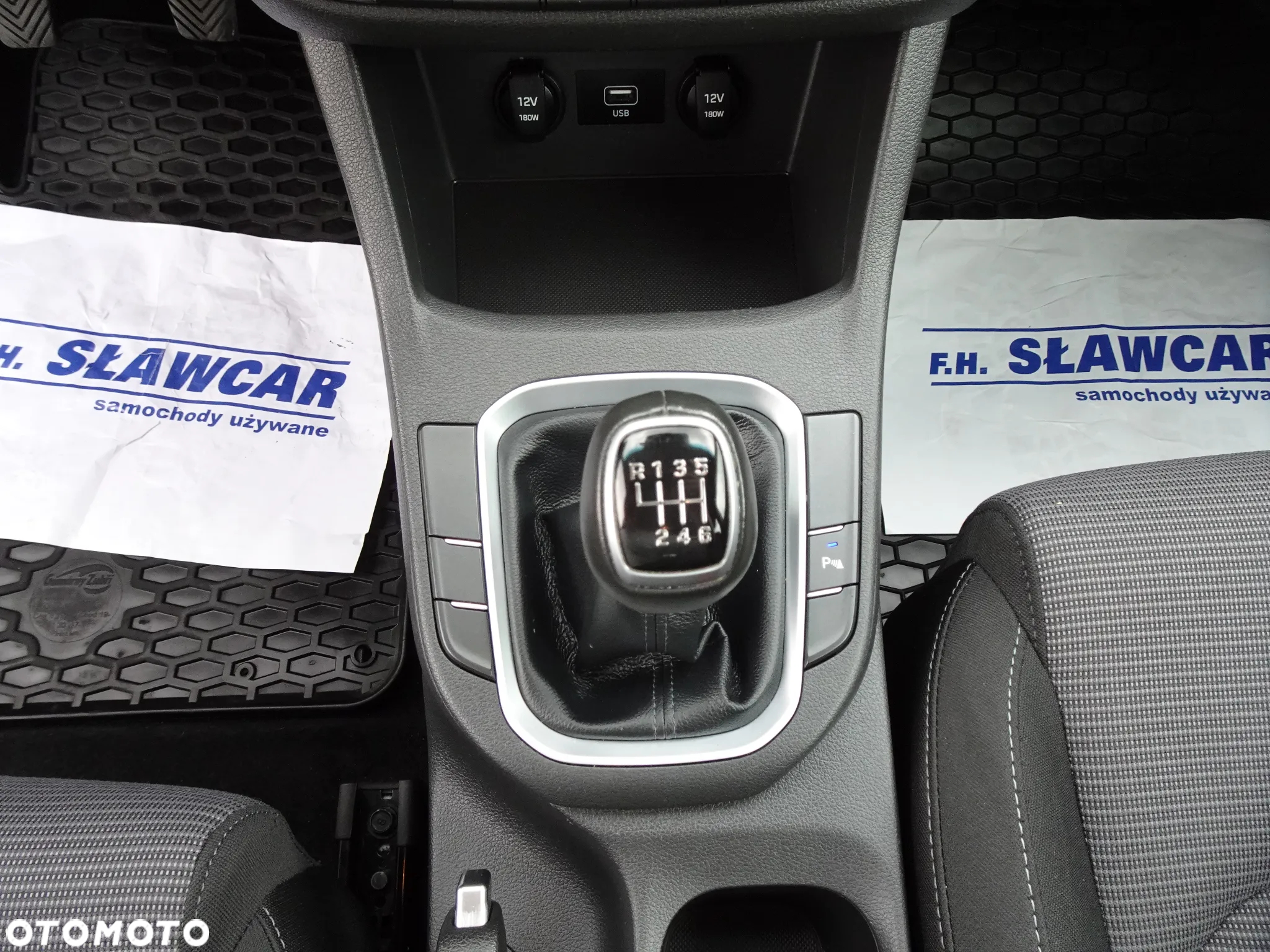 Hyundai i30 1.5 DPI Classic + - 32