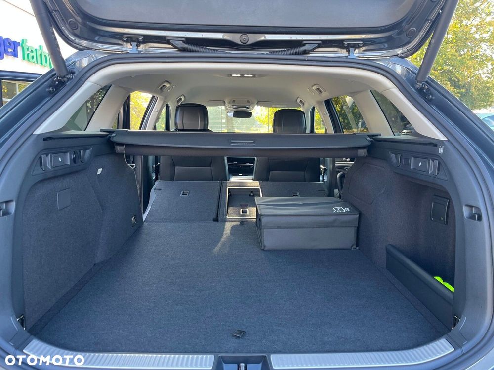 Volkswagen Passat - 24