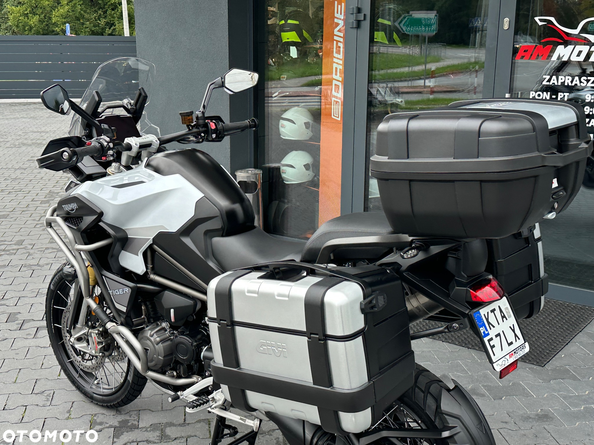 Triumph Tiger - 33