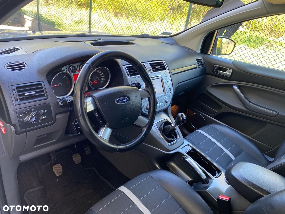 Ford Kuga 2.0 TDCi 2x4 Titanium - 18