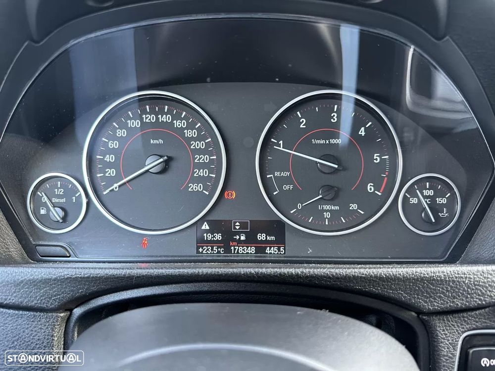 BMW 318 d Sport Line - 33