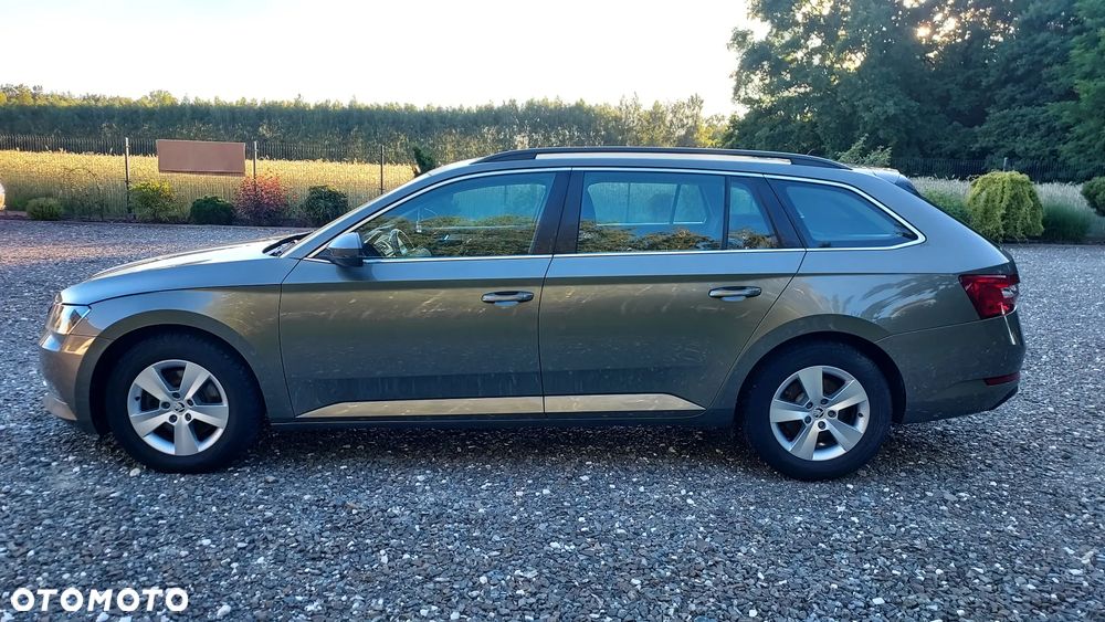 Skoda Superb 2.0 TDI Ambition - 8