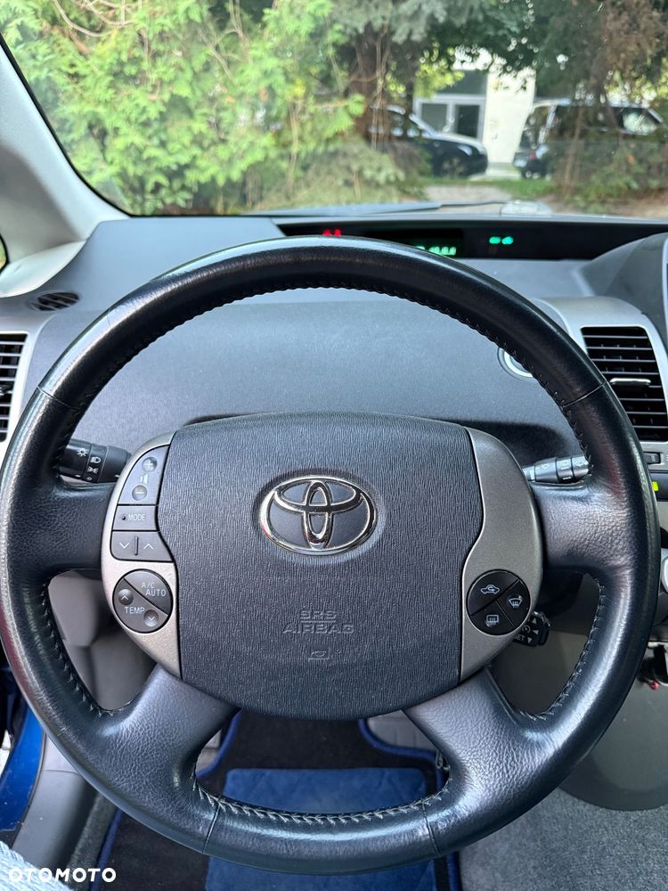 Toyota Prius - 12