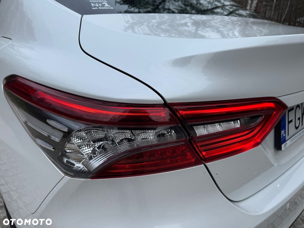 Toyota Camry 2.5 Hybrid Executive CVT - 8