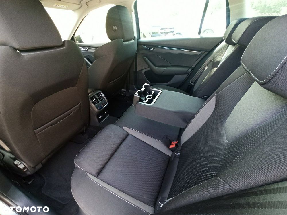 Skoda Octavia 2.0 TDI Business DSG - 8