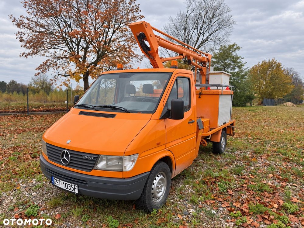Mercedes-Benz Sprinter - 1