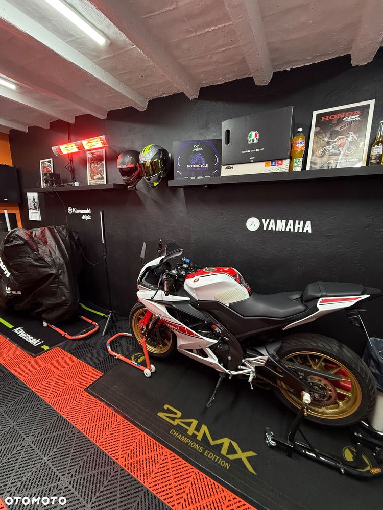 Yamaha YZF - 10