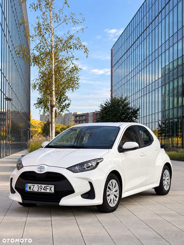 Toyota Yaris 2022 photo 2
