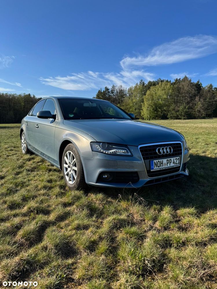 Audi A4 Limousine - 1