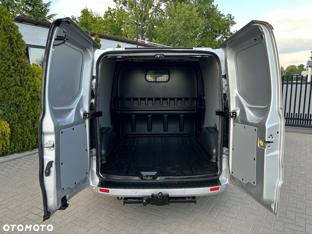 Ford Transit Custom 300 L2H1 Limited (bryg.) - 16