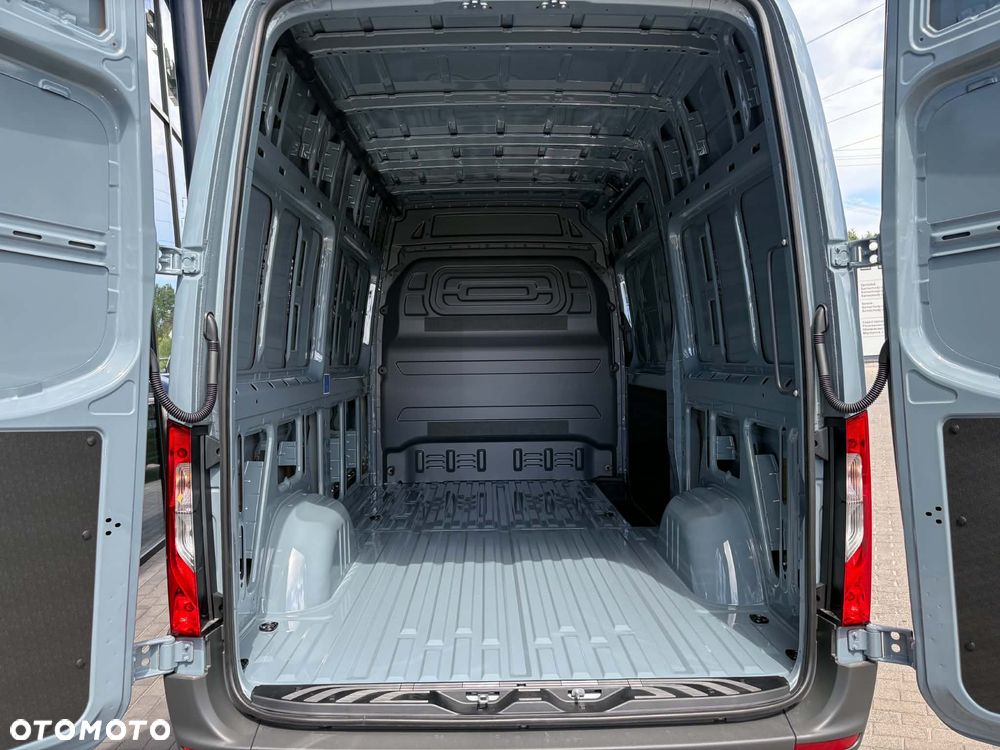 Mercedes-Benz Sprinter - 9