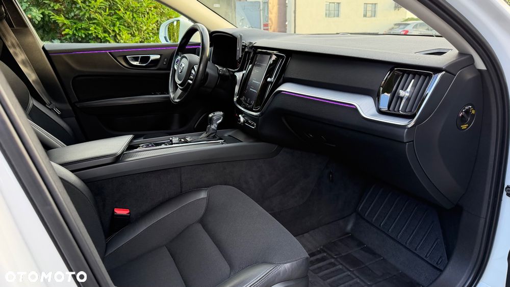 Volvo V60 D4 AWD Momentum Pro - 18