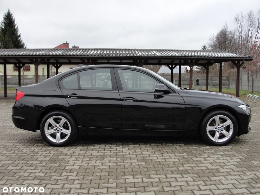 BMW Seria 3 318d DPF Edition Lifestyle - 9