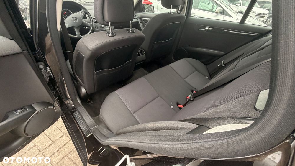 Mercedes-Benz Klasa C 220 CDI DPF Elegance - 9
