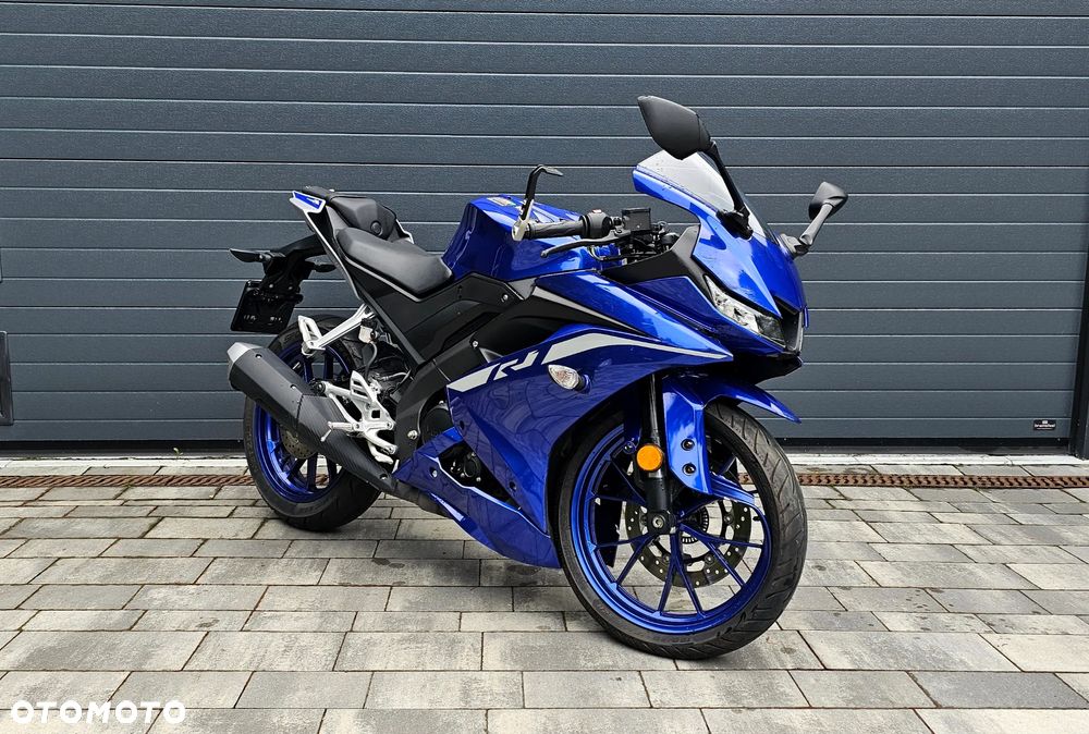 Yamaha YZF - 4
