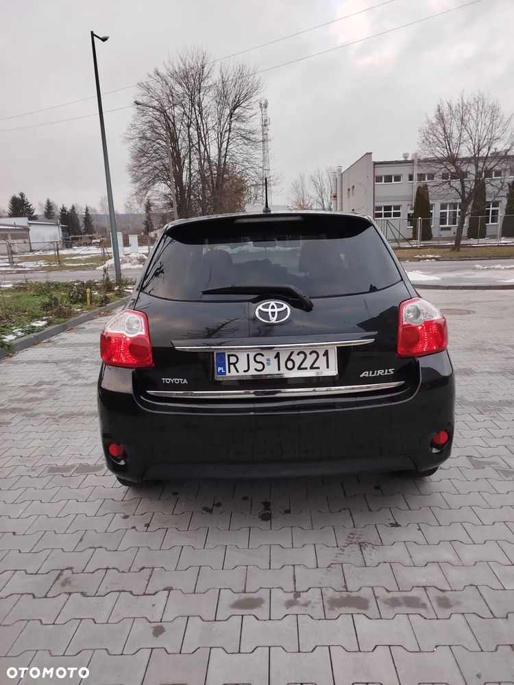 Toyota Auris 2.0 D-4D - 11