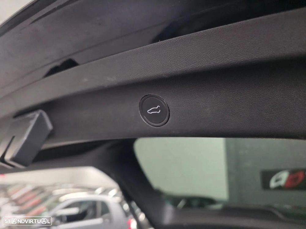 Tesla Model Y Long Range Dual Motor AWD - 11