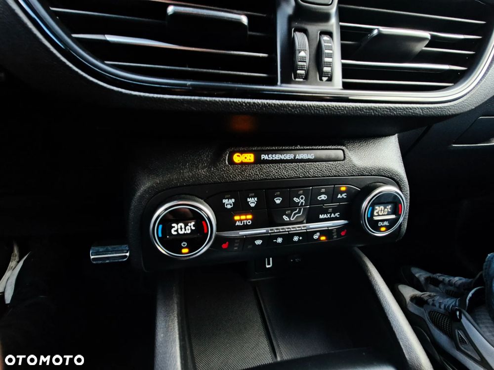 Ford Focus 1.5 EcoBoost ST-Line - 27