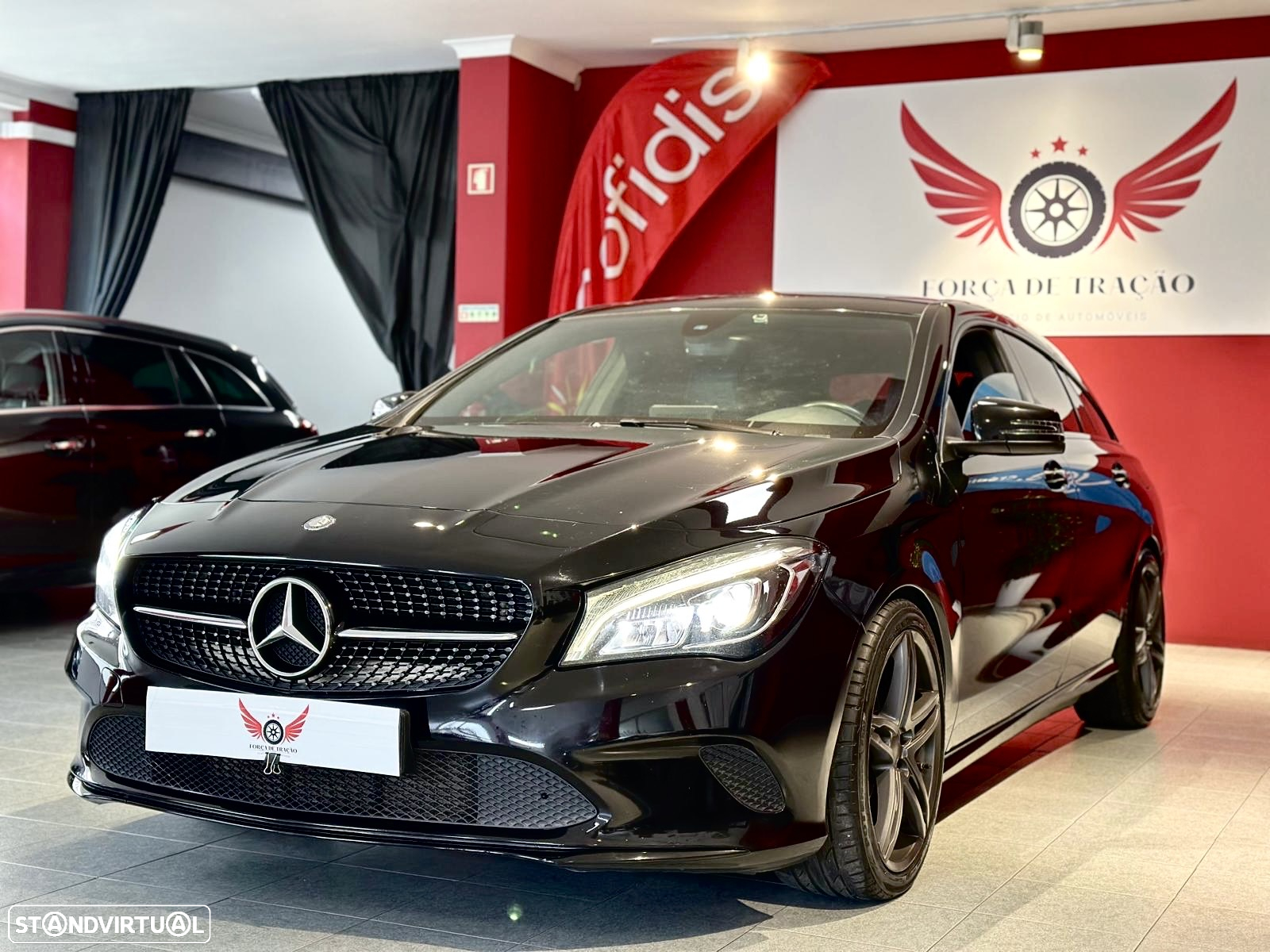 Mercedes-Benz CLA 180 Shooting Brake d Peak Edition - 3