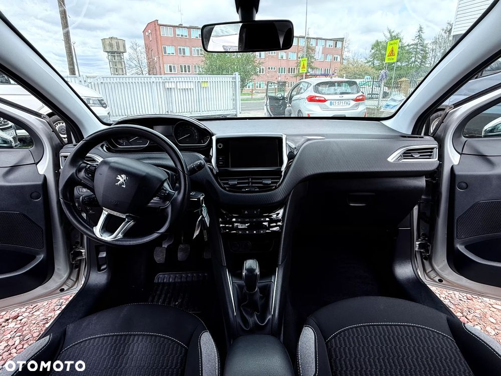 Peugeot 208 PureTech 82 Start & Stop Allure - 14
