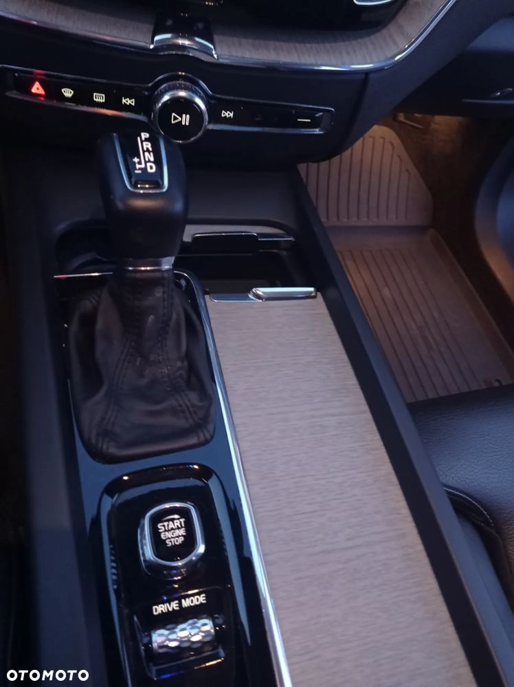 Volvo XC 60 T5 Geartronic Inscription - 24