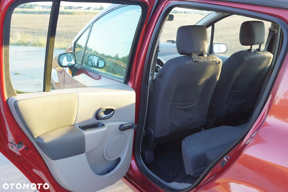 Renault Modus - 13