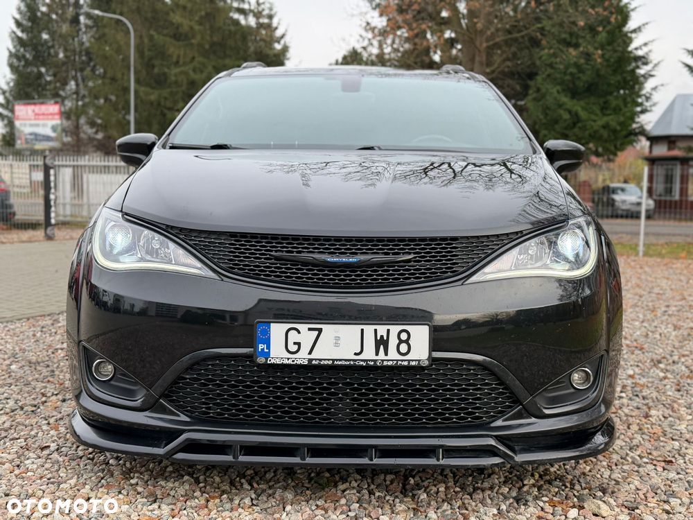 Chrysler Pacifica - 6