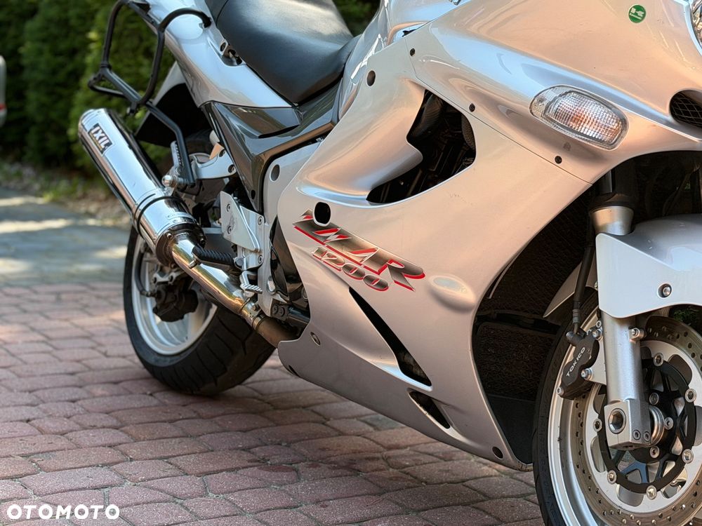 Kawasaki ZZR - 12