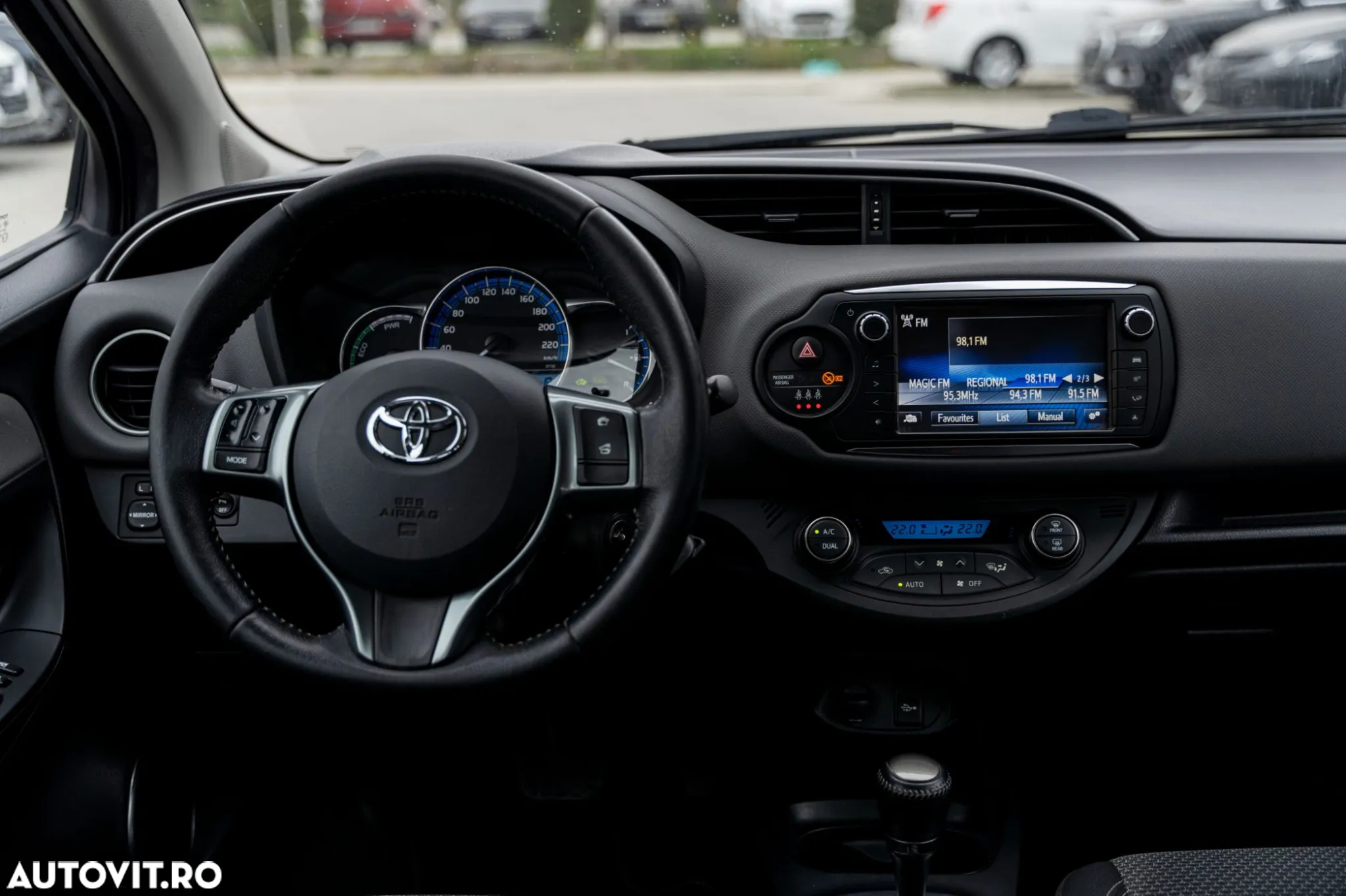 Toyota Yaris 1.5 VVT-i HSD Exclusive - 13