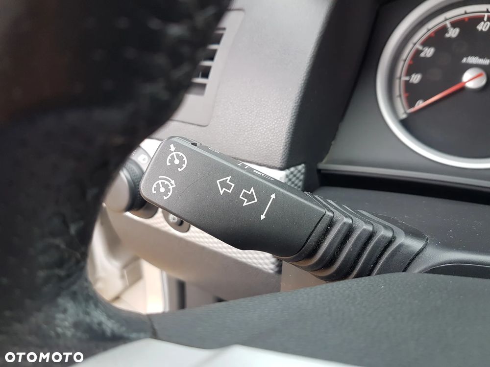 Opel Astra III GTC 1.8 Sport - 23