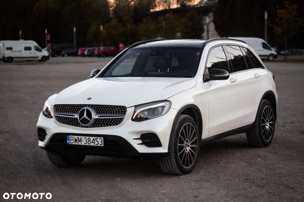 Mercedes-Benz GLC 300 4Matic 9G-TRONIC AMG Line - 8
