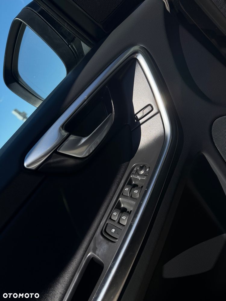 Volvo XC 60 D4 Momentum - 27