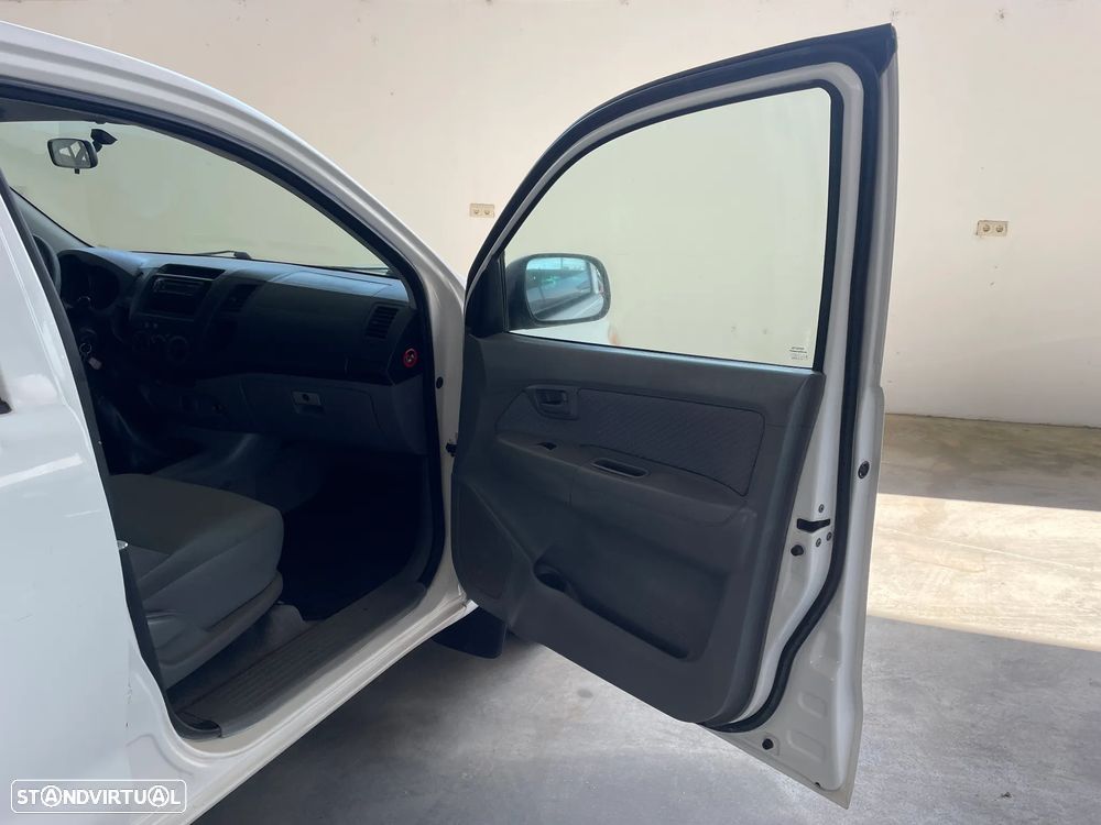 Toyota HILUX 2.4 D 2WD CD - 15