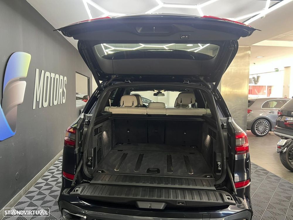BMW X5 30 d xDrive Pack M 50 anos - 17