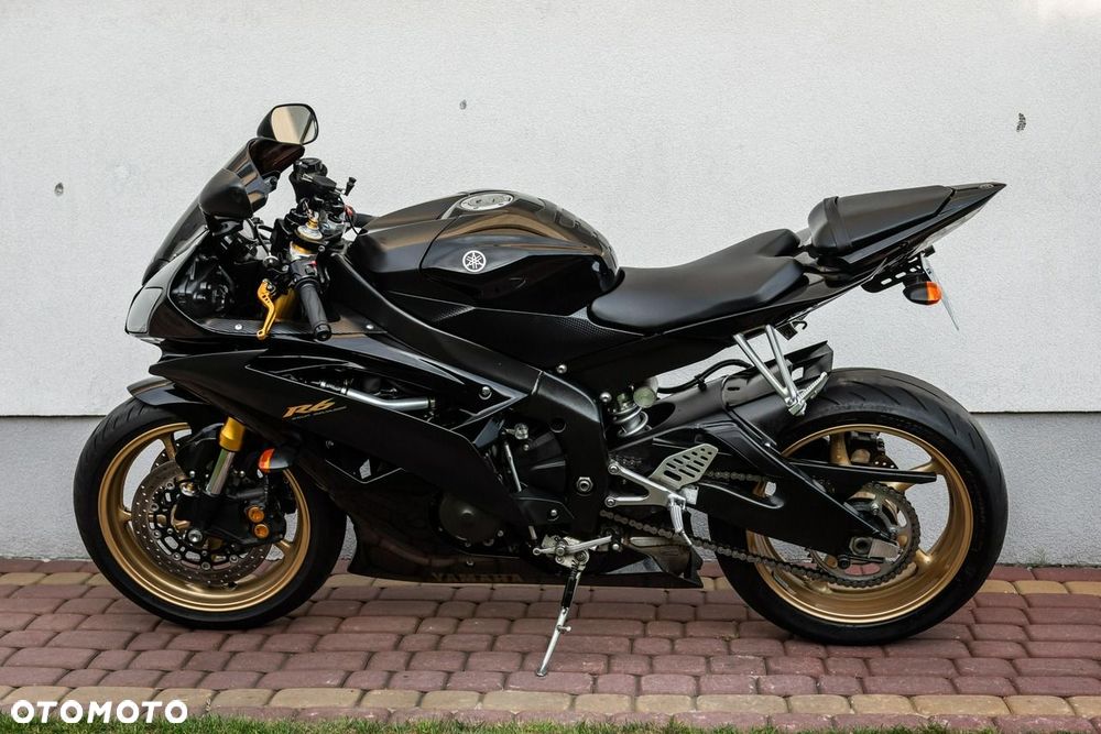 Yamaha R6 - 6