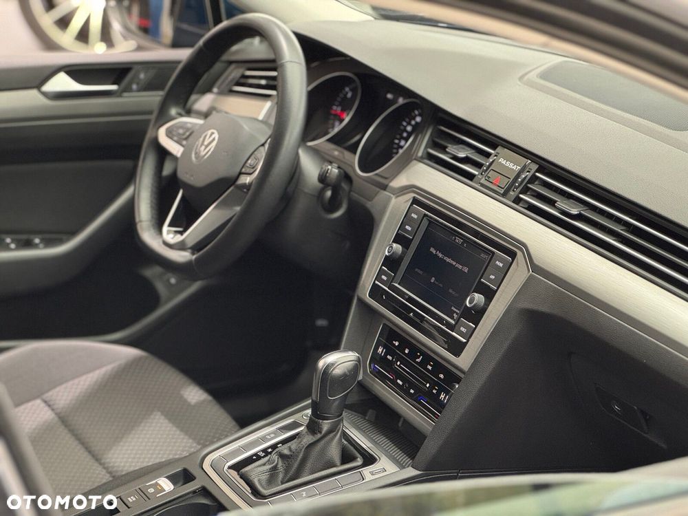 Volkswagen Passat 2.0 TDI EVO Essence DSG - 38