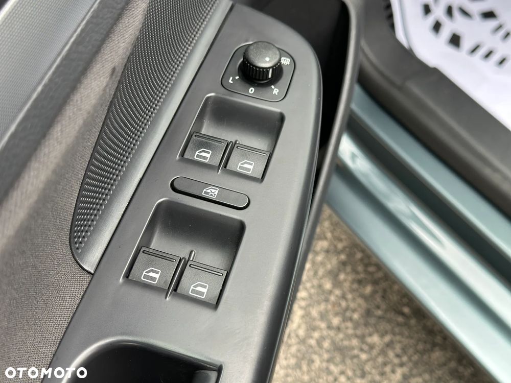 Volkswagen Golf 1.6 Comfortline - 29