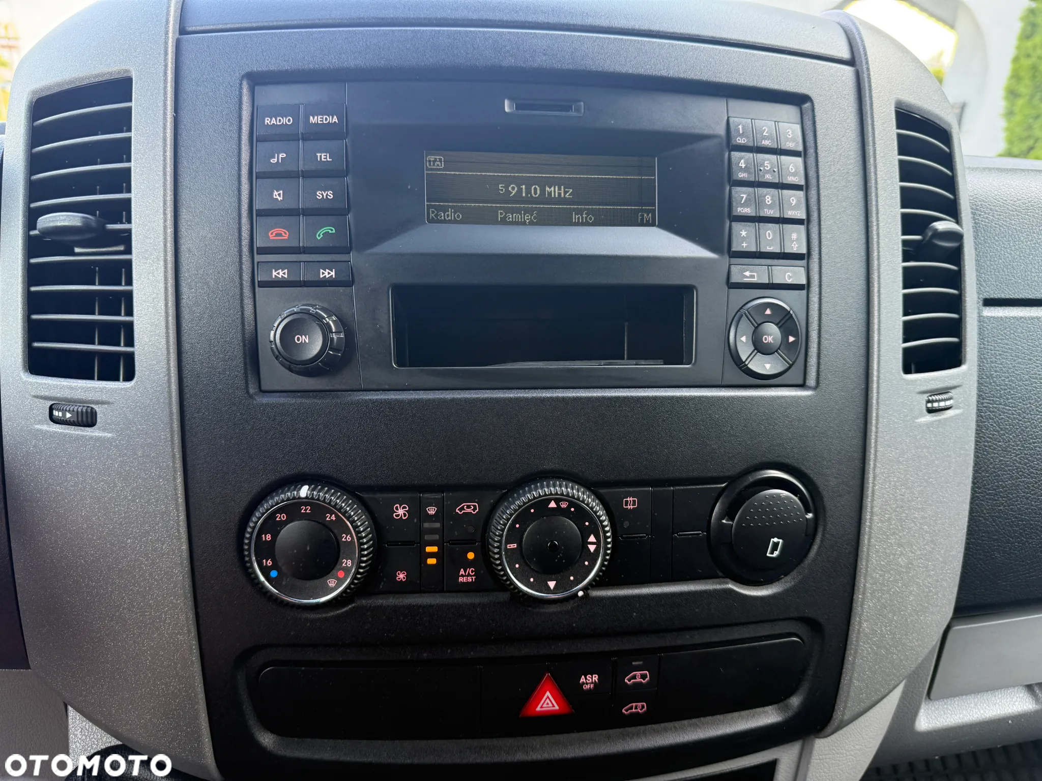 Volkswagen Crafter - 31