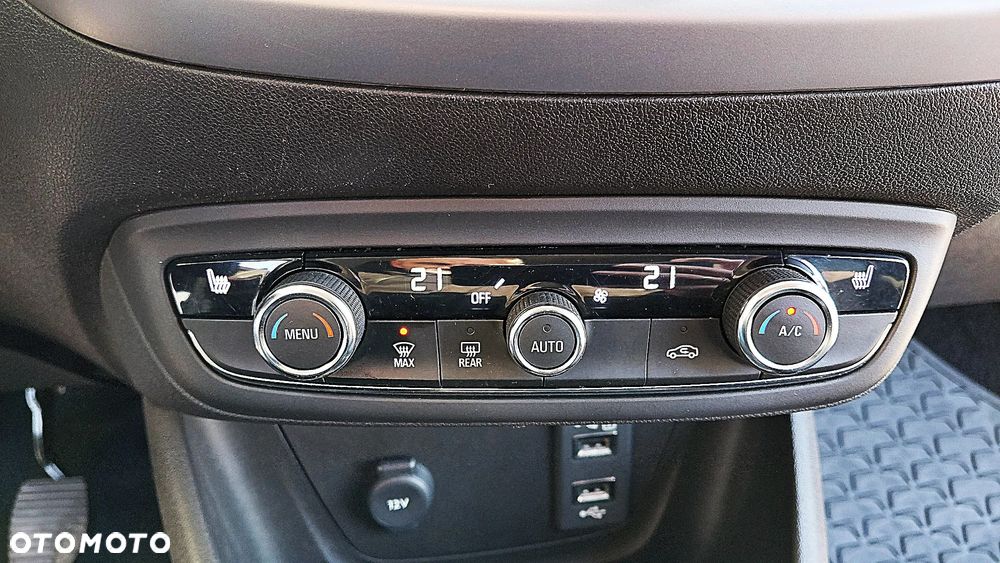 Opel Crossland X 1.2 T Design Line S&S - 23