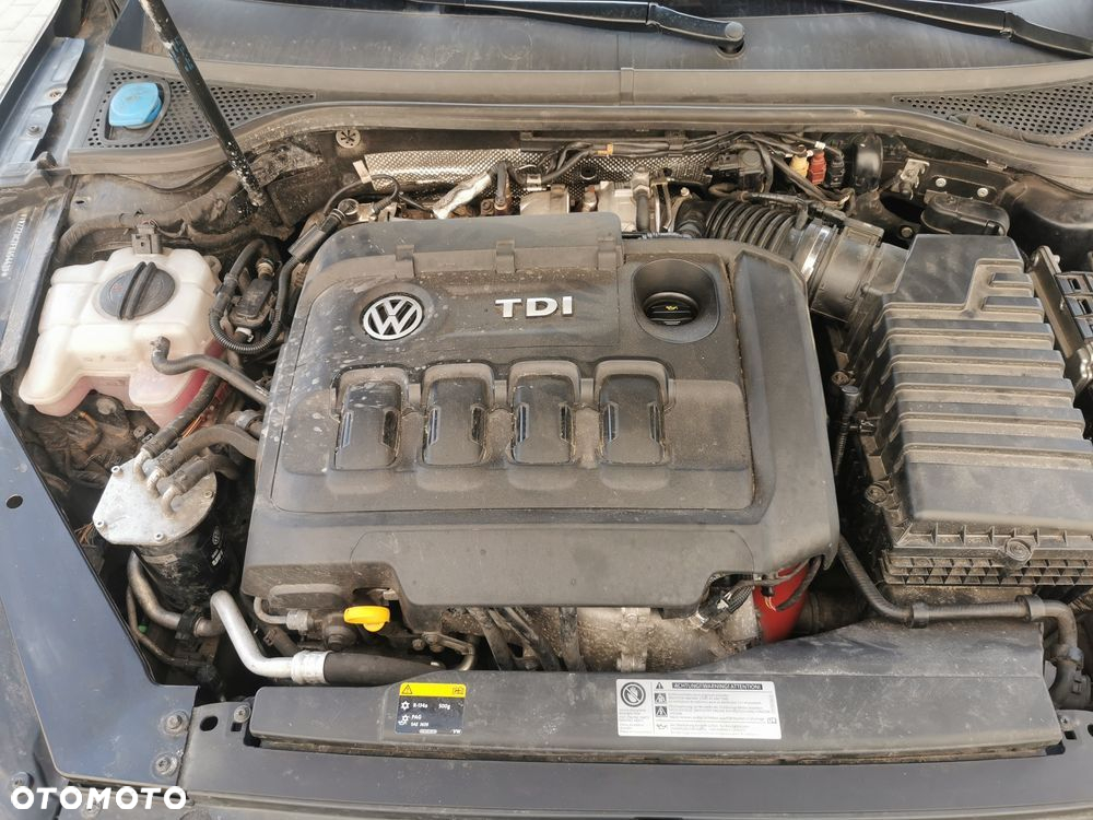 Volkswagen Passat 2.0 TDI Bi-Turbo BMT 4Mot Highline DSG - 17