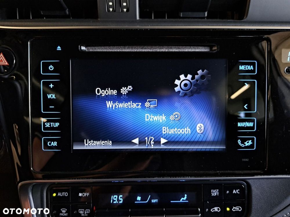 Toyota Auris - 22