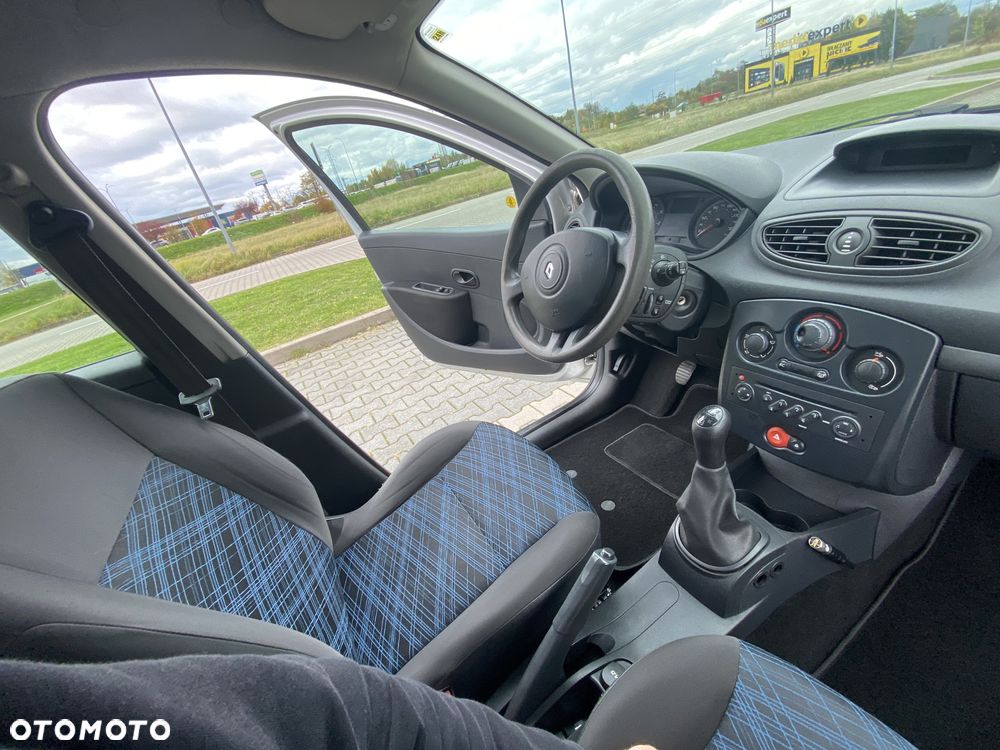 Renault Clio - 16