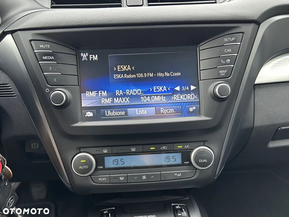 Toyota Avensis 1.8 Comfort - 29