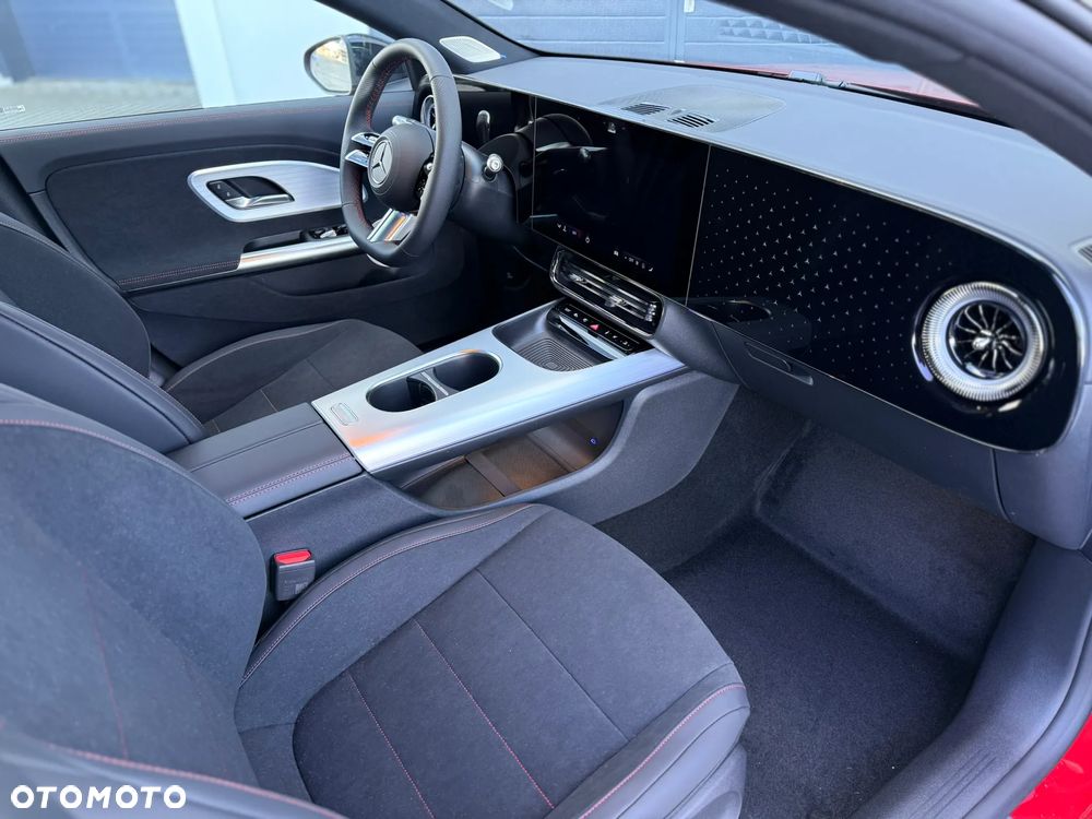 Mercedes-Benz CLA - 23