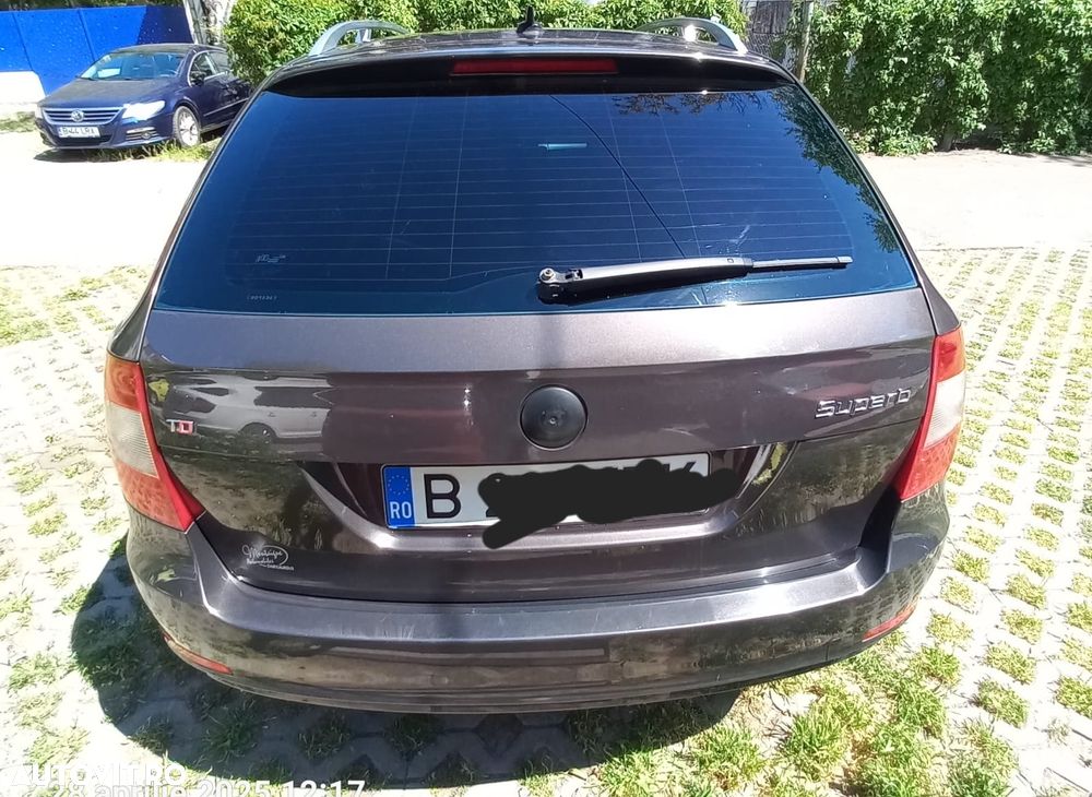 Skoda Superb 2.0 TDI Elegance DSG - 4