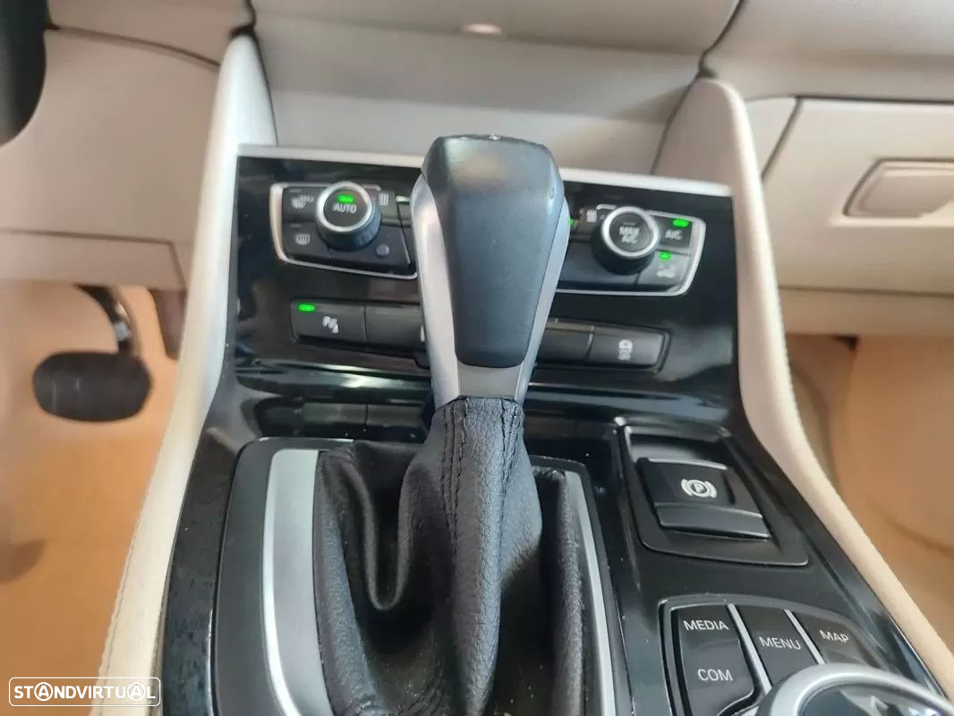 BMW 216 Active Tourer d Line Luxury Auto - 40